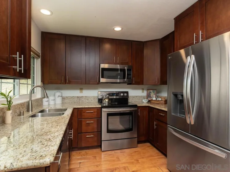 7301 Calle De Fuentes photo 11