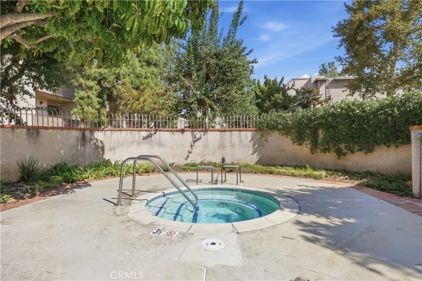 15207 Magnolia Boulevard #119 photo 33