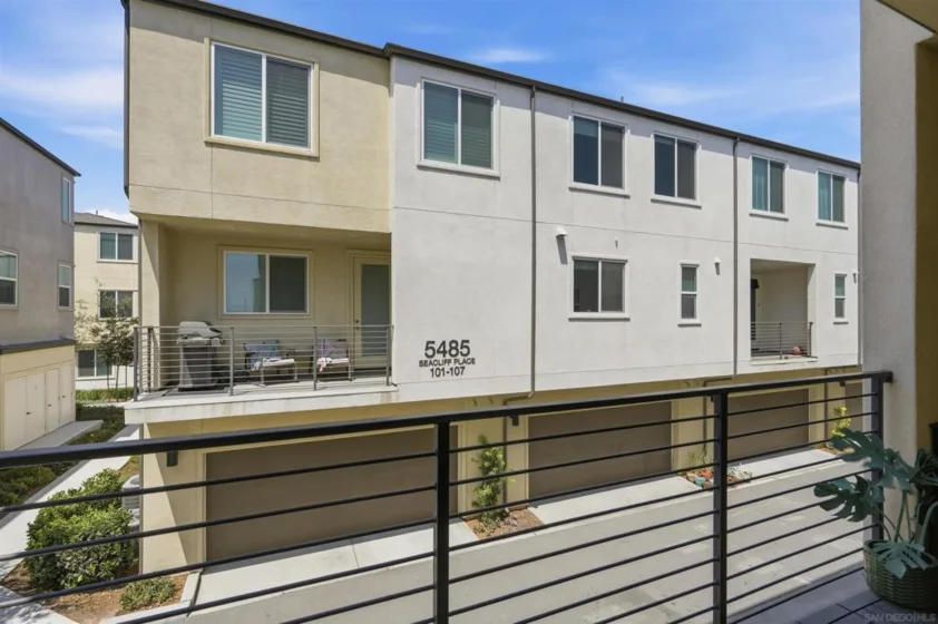 5491 Seacliff Place #108 photo 20