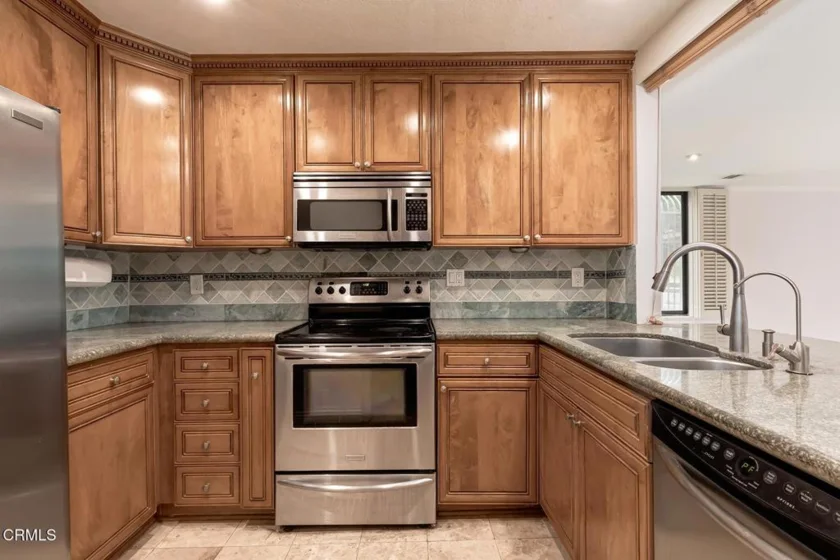 121 S Hope Street #11 photo 6