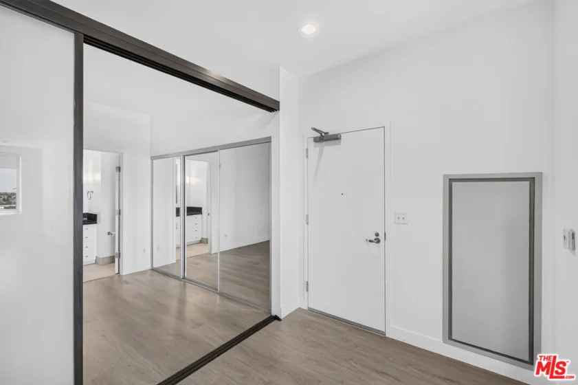 3810 Wilshire Boulevard #1108 photo 20