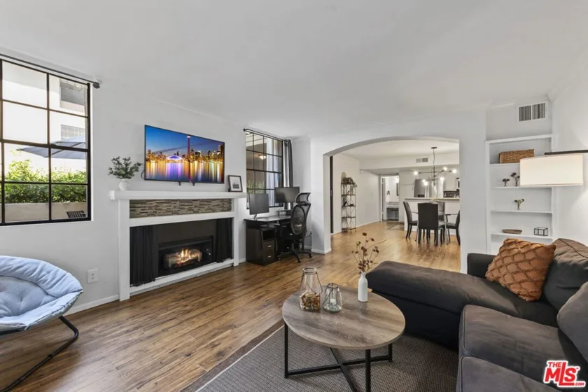 750 N Kings Road #118 photo 1