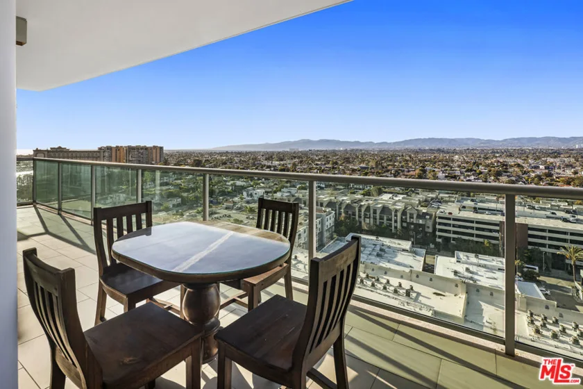 13700 Marina Pointe Drive #1620 photo 19
