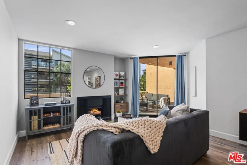 750 N Kings Road #124 photo 1