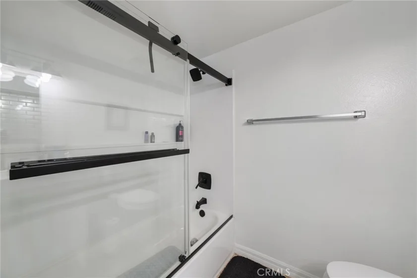 15732 S B #A photo 30