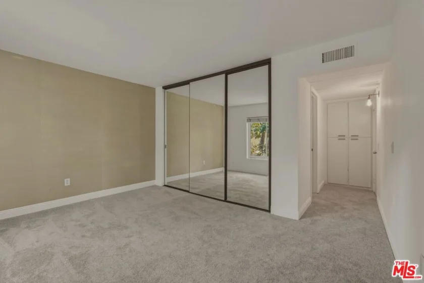 18350 Hatteras Street #250 photo 24