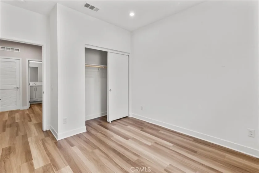 1206 W Cara photo 32