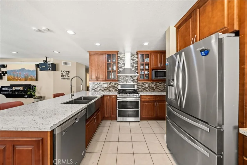 40661 Symeron Way photo 5