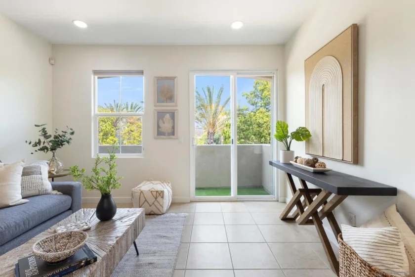 2104 Cosmo Way photo 15