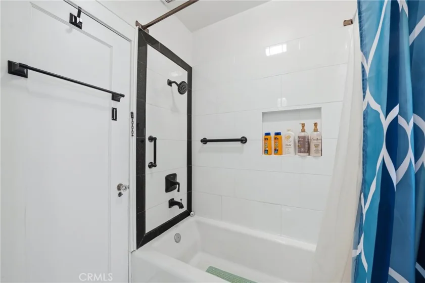 360 W Ocean Boulevard #607 photo 17