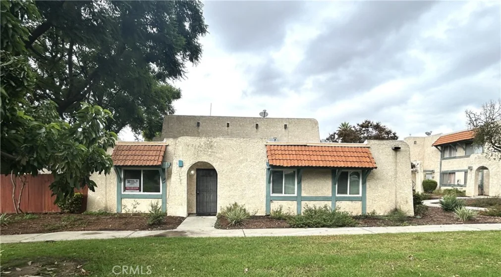 1326 Wheaton photo 1