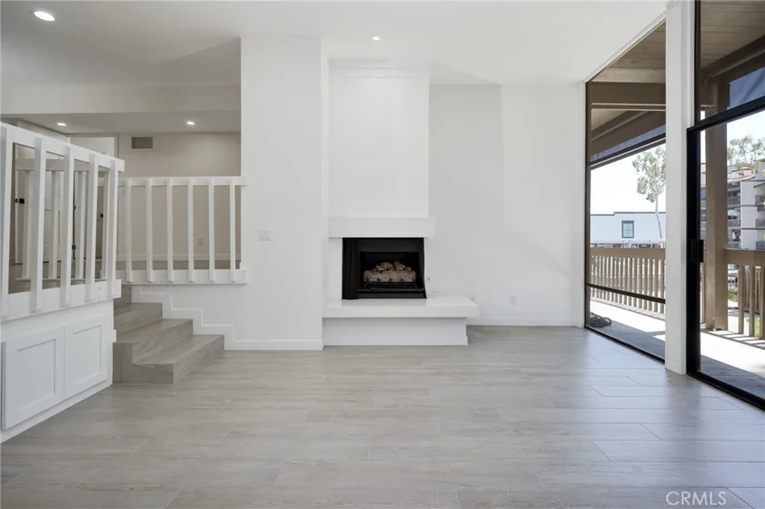 5116 N Marina Pacifica photo 3