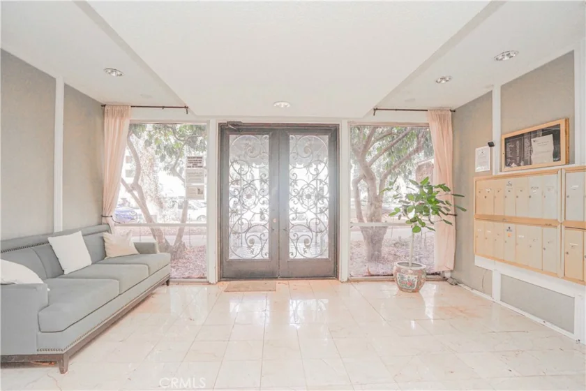 400 S La Fayette Park Pl  #314 photo 2