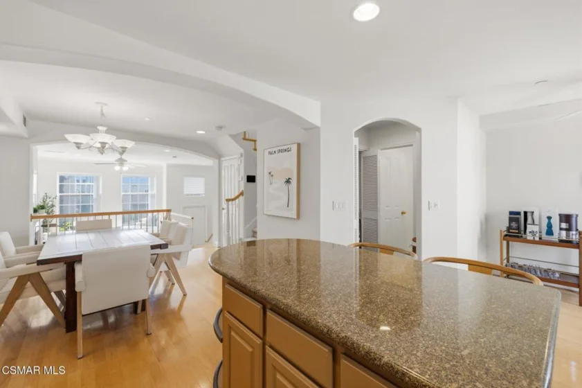4106 W Kling Street photo 9