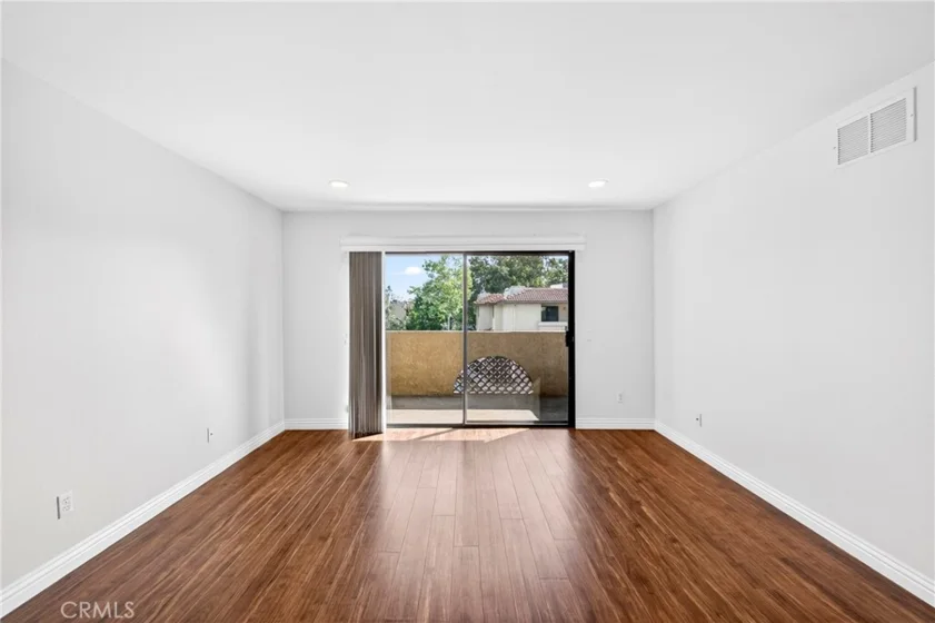 25261 Tanoak photo 10