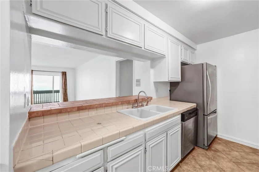 5334 Lindley Avenue #219 photo 10
