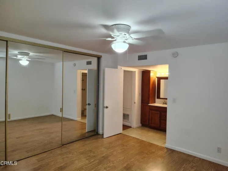 18307 Burbank #51 photo 6