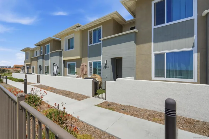 2044 Bluestone Circle photo 29