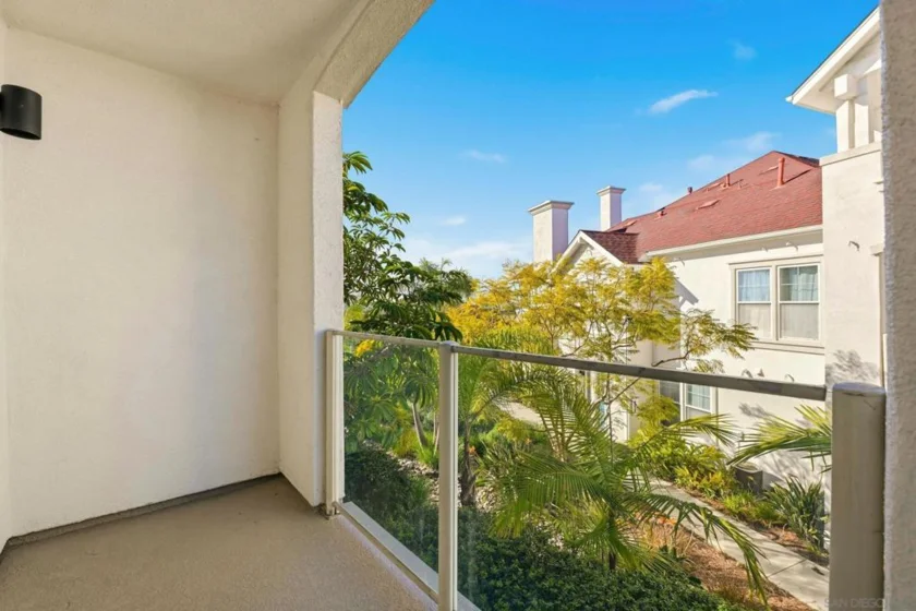 845 Harbor Cliff Way #305 photo 24