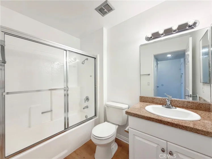 21500 Burbank #328 photo 25