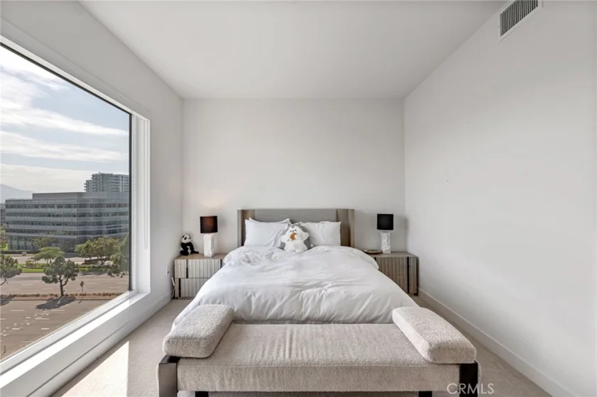 4600 Rivington photo 19
