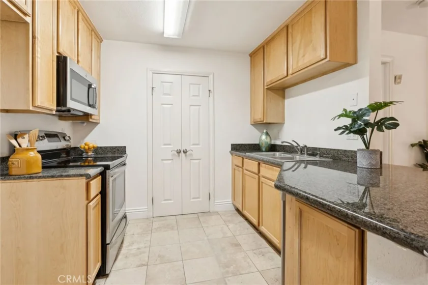 2550 San Gabriel Way #202 photo 28