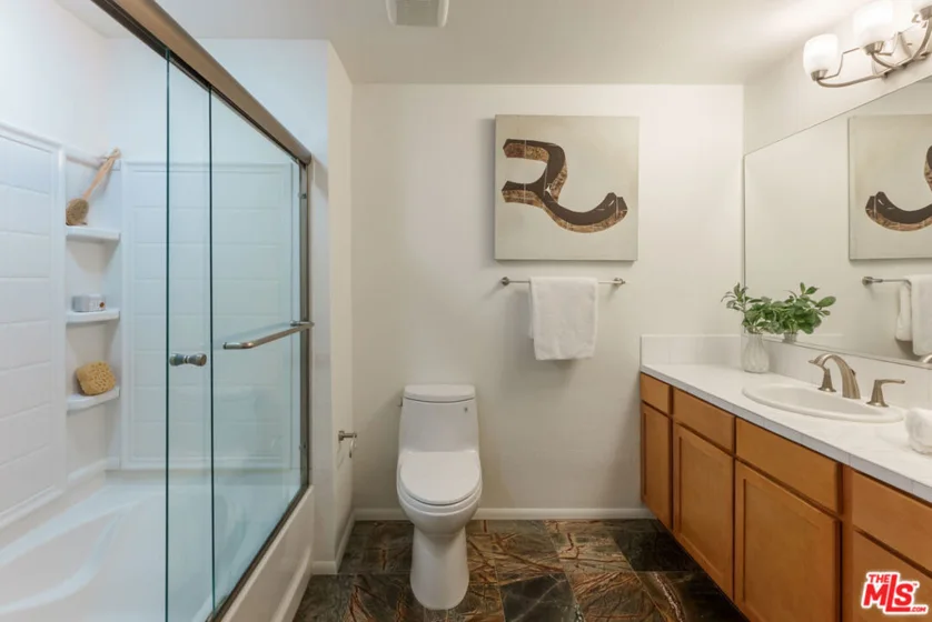6400 Crescent Parkway #202 photo 24