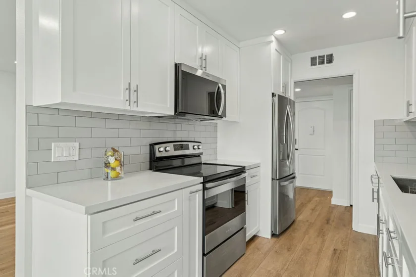 4637 Willis Avenue #306 photo 6