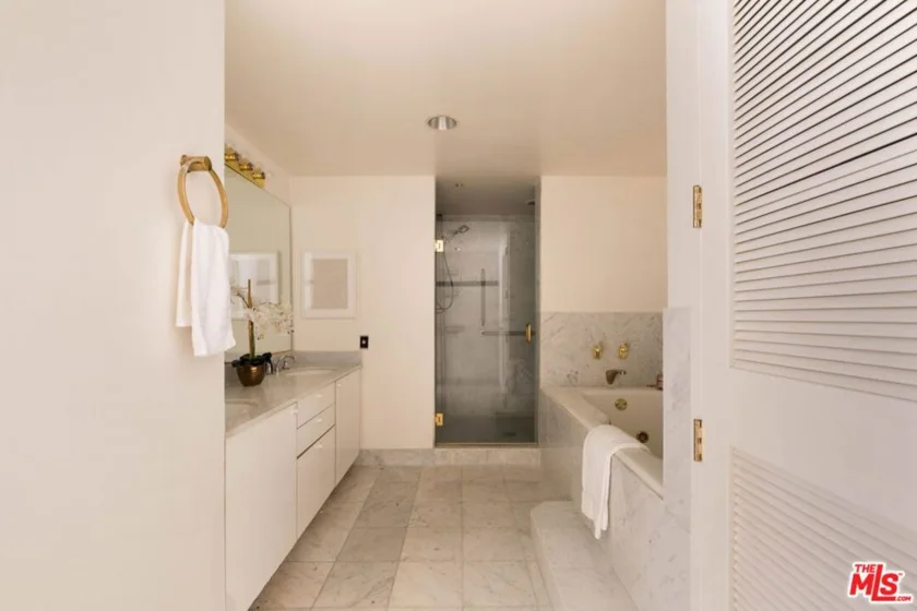 10520 Wilshire Boulevard #303 photo 5