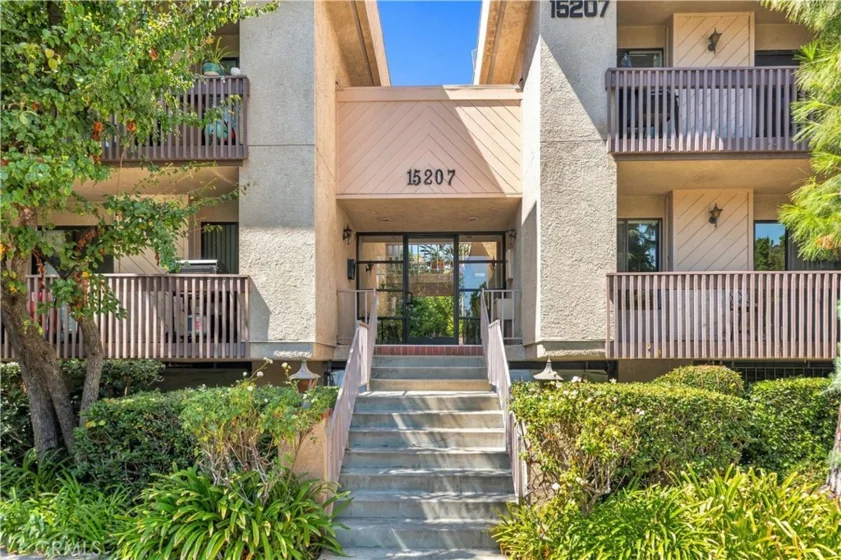 15207 Magnolia Boulevard #119 photo 3