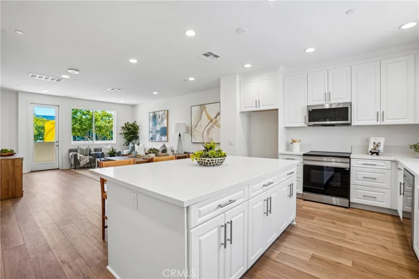 5876 Linden Ave Avenue #6 photo 28