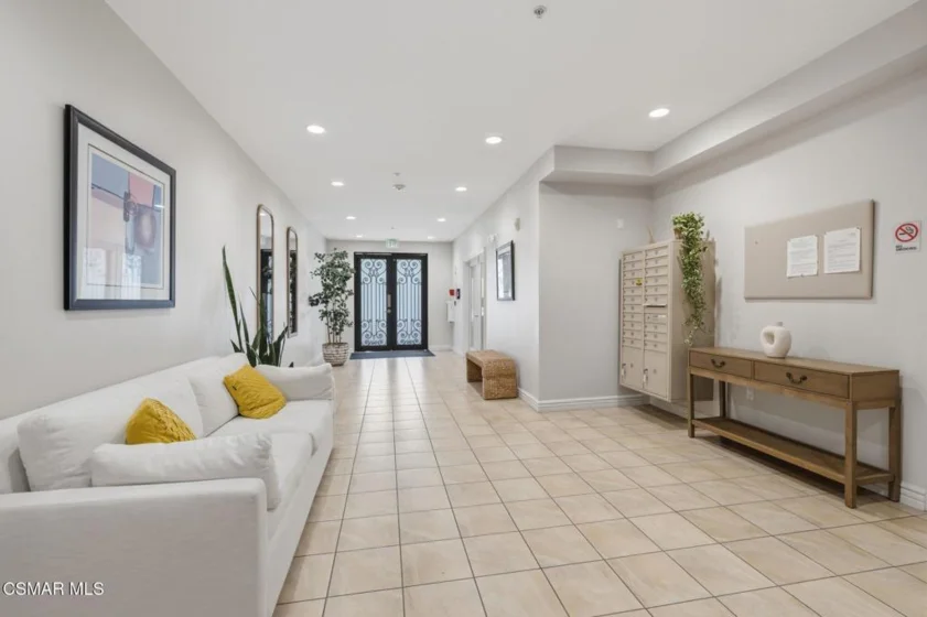 1410 N Curson Avenue #202 photo 27