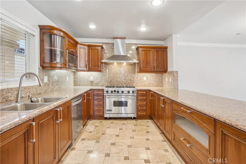 1828 Glendon Avenue #PH1 photo 3