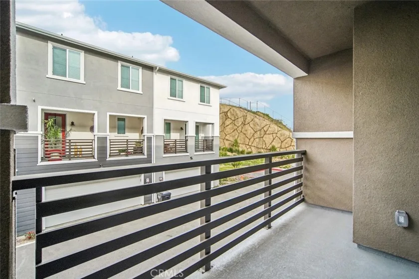 1482 Skyline Lane photo 6