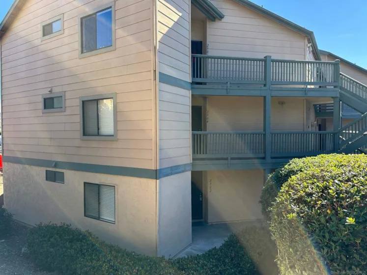 2902 Elm Tree Court photo 1