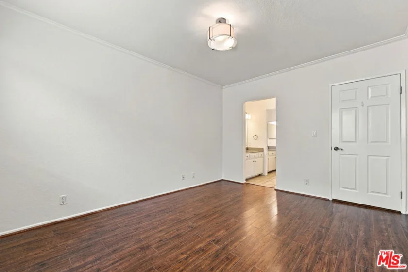 11918 Avon Way #102 photo 27