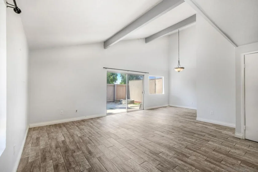 440 Parkside Drive photo 37