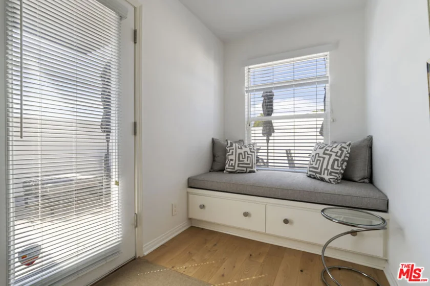 12603 Moorpark Street #306 photo 20