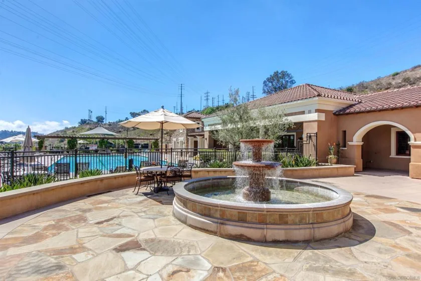 2674 Escala Circle photo 33