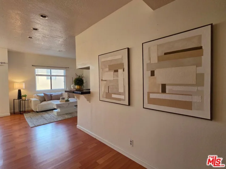 431 S Kingsley Drive #205 photo 2