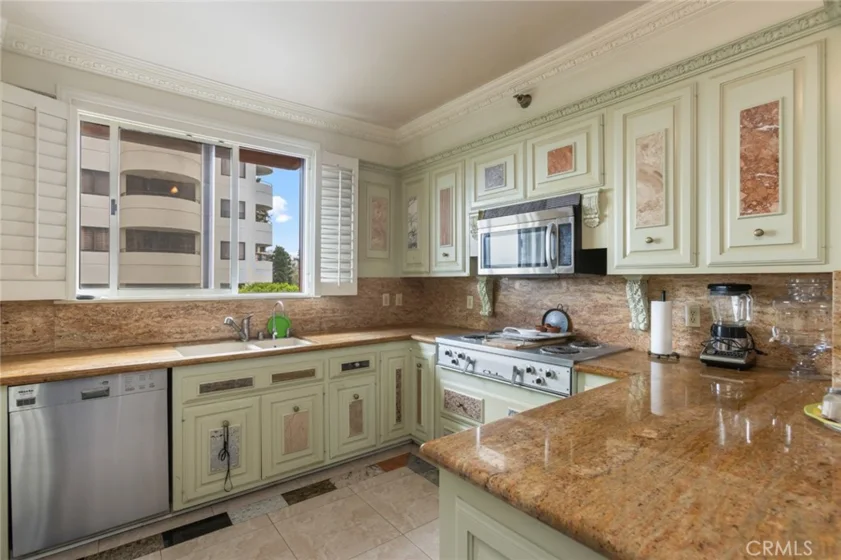 10550 Wilshire Boulevard #302 photo 23