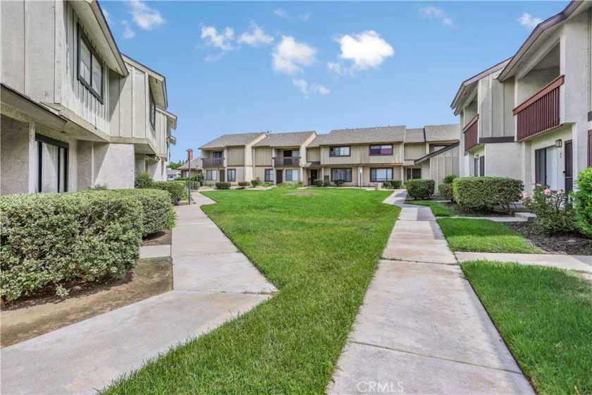 1401 W Cerritos #64 photo 3