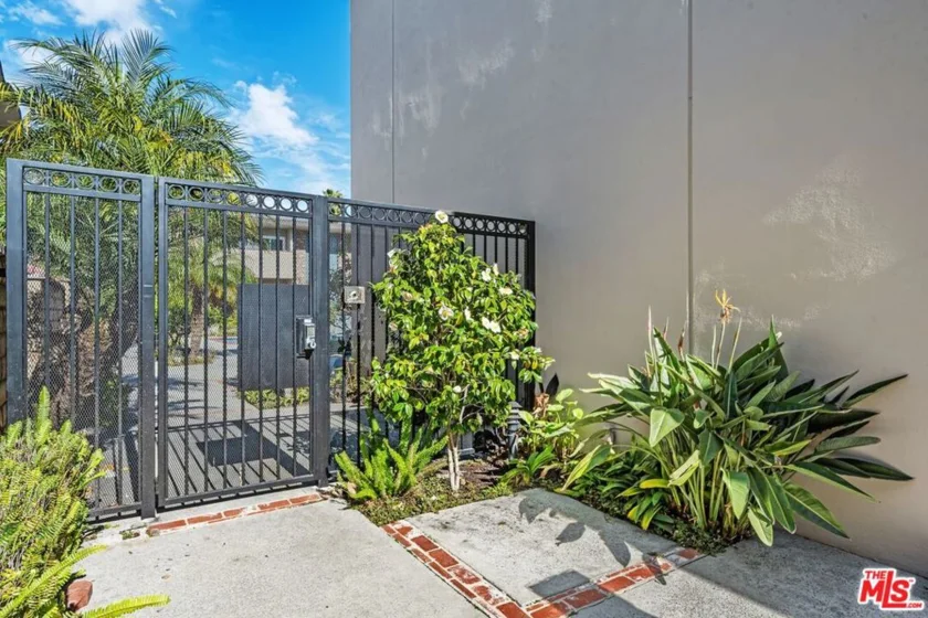 4716 La Villa Marina #C photo 6