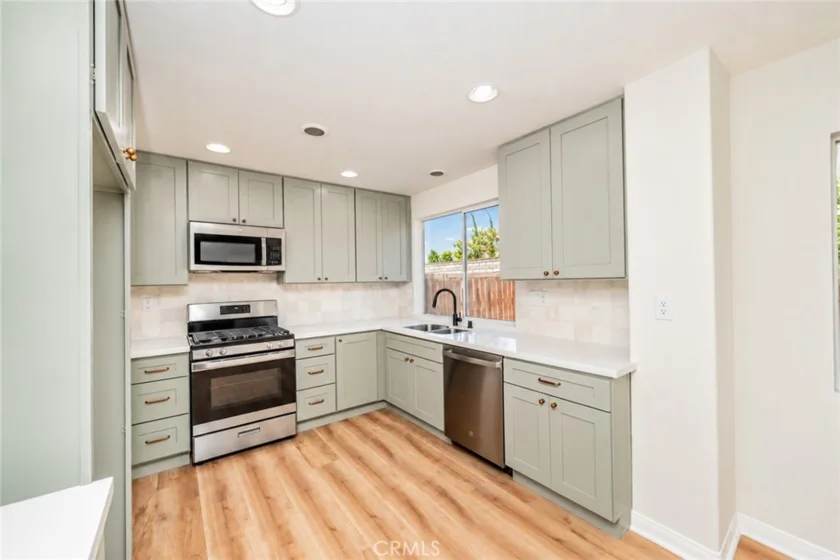 25892 Marco Polo Street photo 9