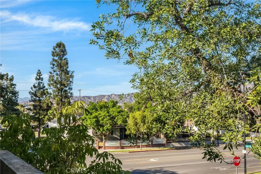 4000 W Victory Boulevard #204 photo 15