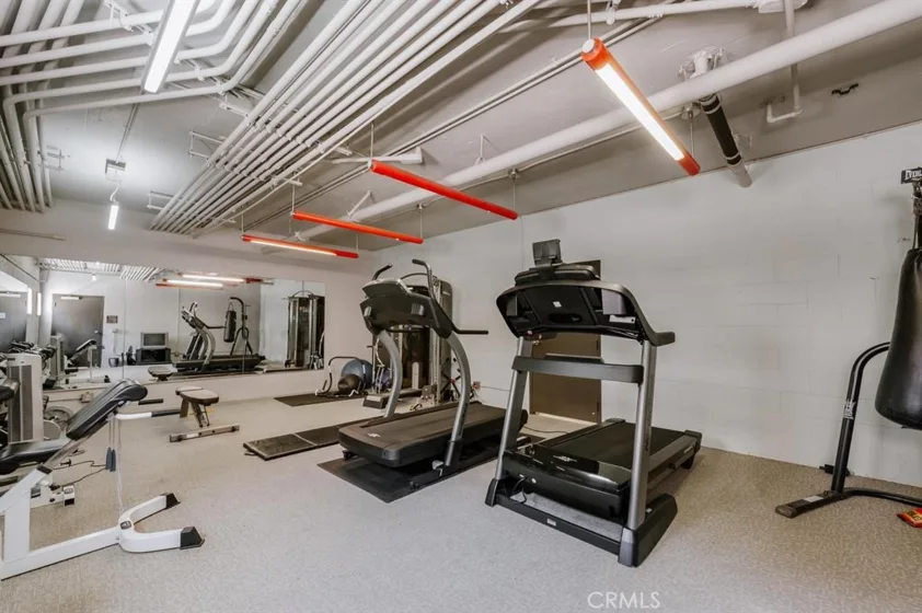 520 S Barrington Avenue #116 photo 34
