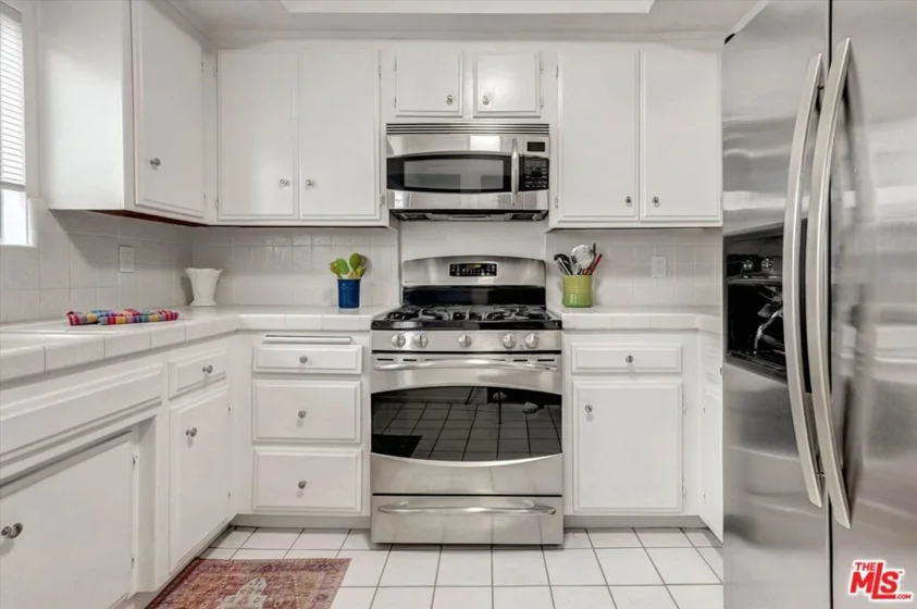 1828 Barry Avenue #4 photo 10