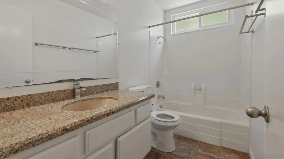 1612 Bridgeview Drive photo 12