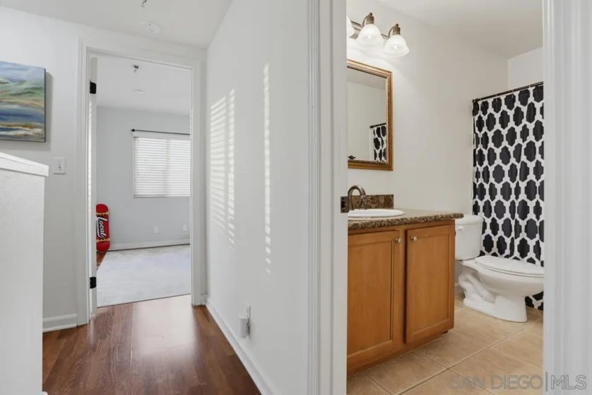 1451 N Broadway #B photo 10