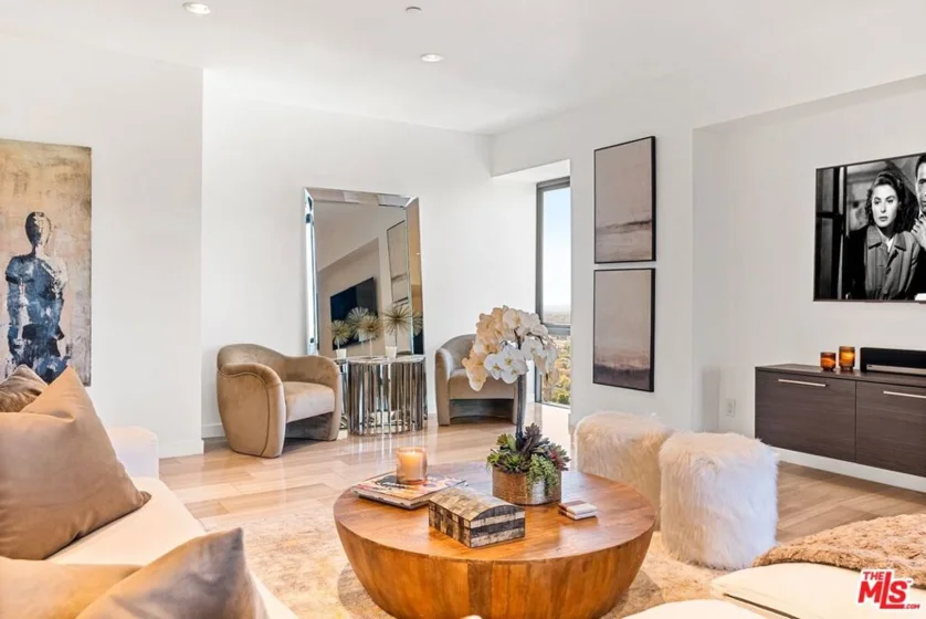 10445 Wilshire Boulevard #1905 photo 8